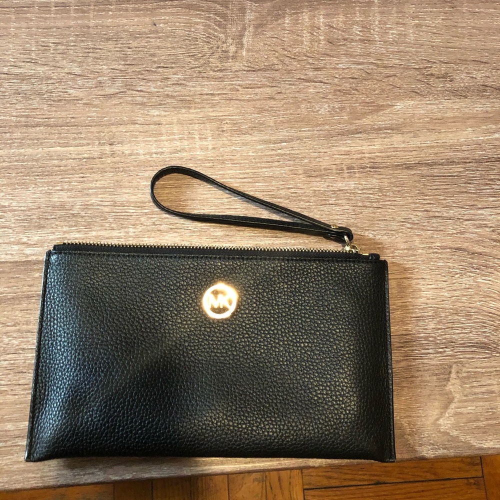 Michael Kors leather wristlet